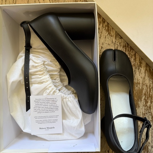 Maison Martin Margiela Rubber Tabi Heels - Picture 2 of 6